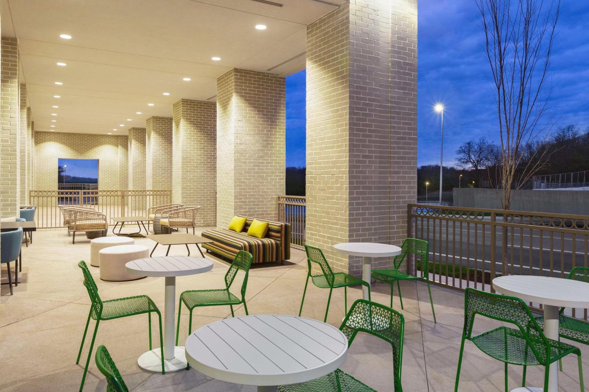 Hilton Garden Inn Nashville West End Avenue Екстериор снимка
